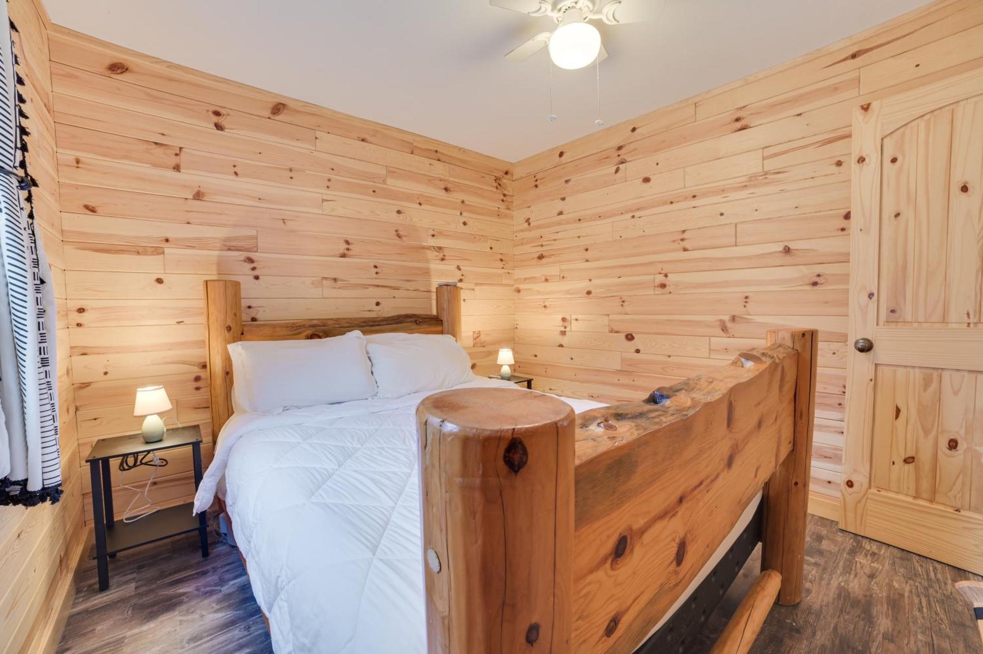 Scenic Evans Hideaway Steps To Lake Huron! Oscoda Exterior photo