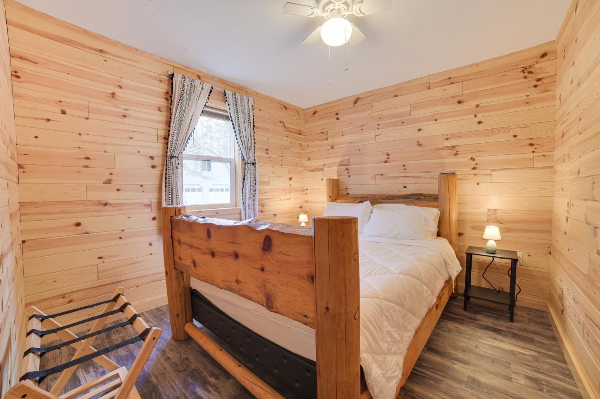 Scenic Evans Hideaway Steps To Lake Huron! Oscoda Exterior photo