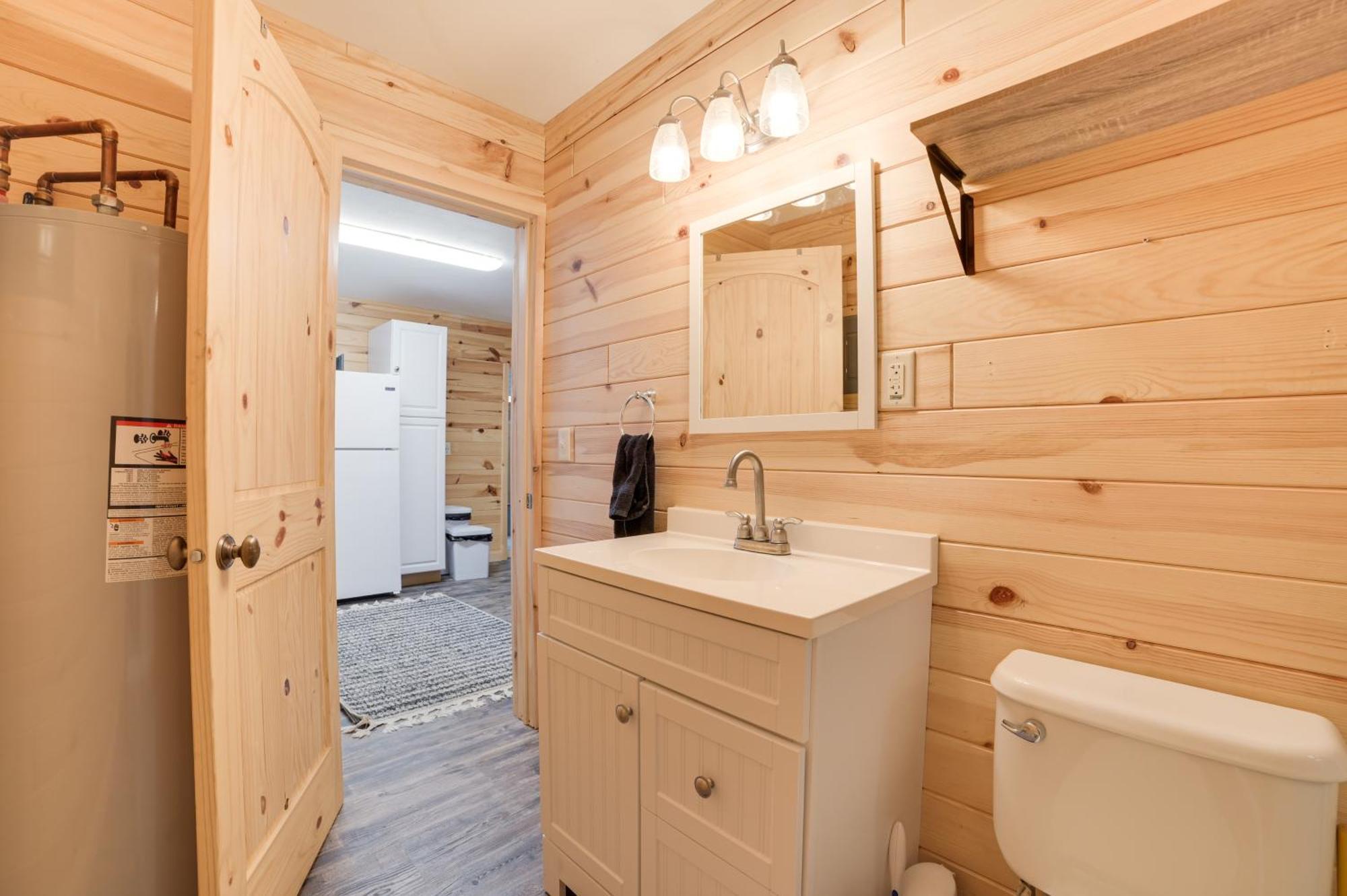 Scenic Evans Hideaway Steps To Lake Huron! Oscoda Exterior photo