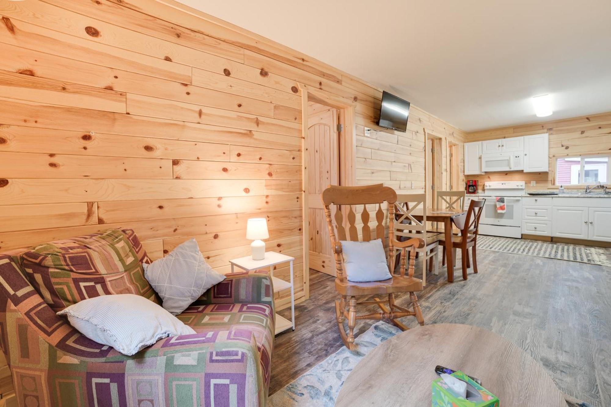 Scenic Evans Hideaway Steps To Lake Huron! Oscoda Exterior photo